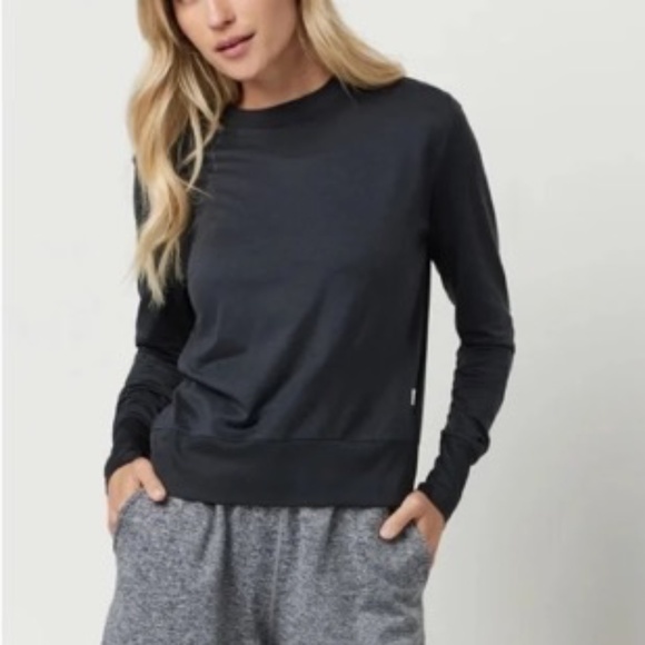 Vuori Tops - Vuori Daydream Crew Black Long Sleeve Tee T-Shirt Women's XL